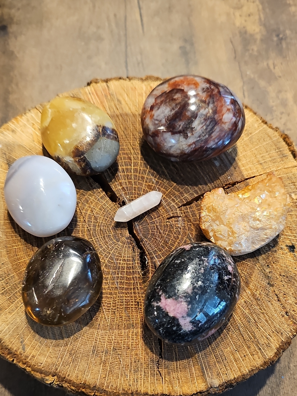 Polished Crystal Palm Stones Set - Mixed Colors